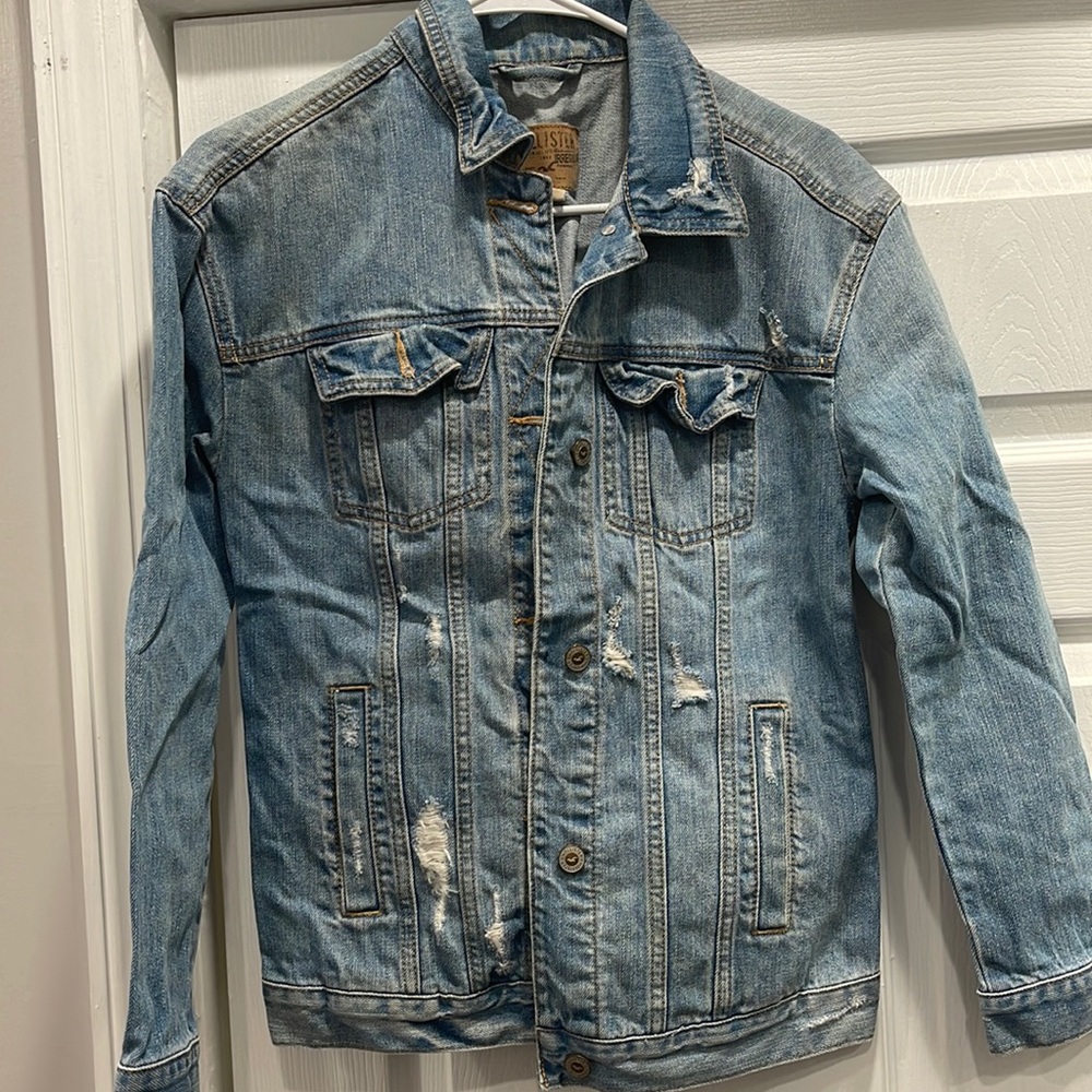 🌸5/$40🌸 Hollister Distressed denim jacket size XS